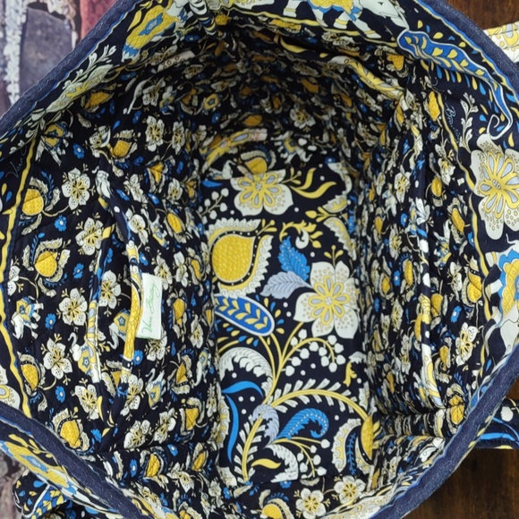 Vera Bradley "Ellie Blue" Go Round Tote Bag - Picture 9 of 10